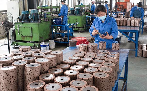 金剛石鋸片熱壓工藝生產(chǎn)廠家哪家好？