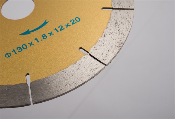 被微晶石鋸片切割后的微晶石還需要進(jìn)行哪些工序完成鋪貼呢？